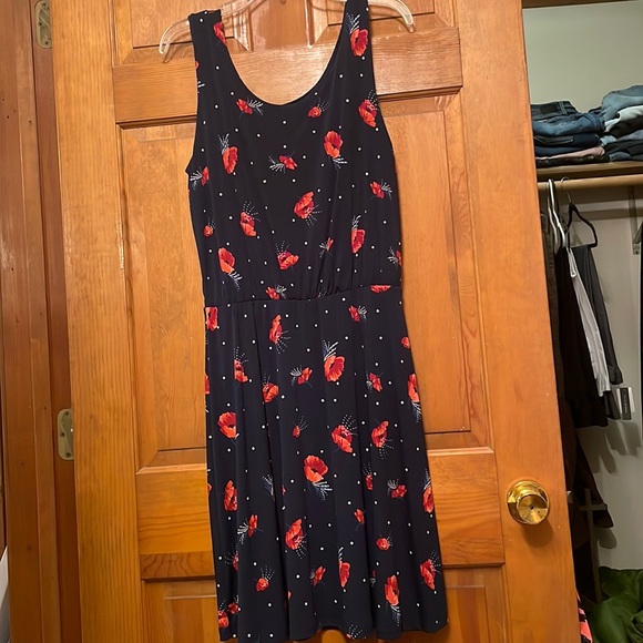 Delicate drop waist knit dress. Perfect for a summer wedding - Picture 1 of 3